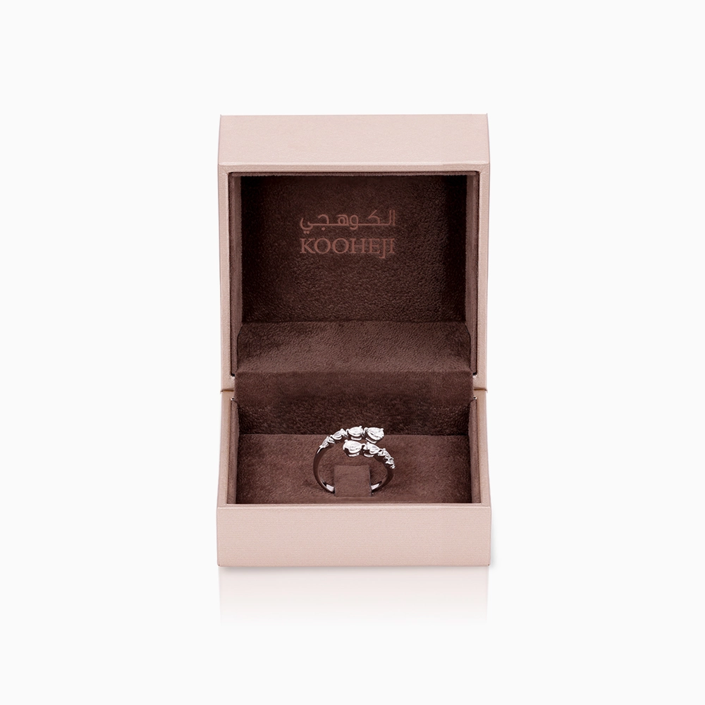1096_Kooheji_Jewellery_Dew_Ring_WG_K003-001-000093-DIA-R-WT-OO-SI-G-H_6.webp kooheji jewellery - مجوهرات الكوهجي