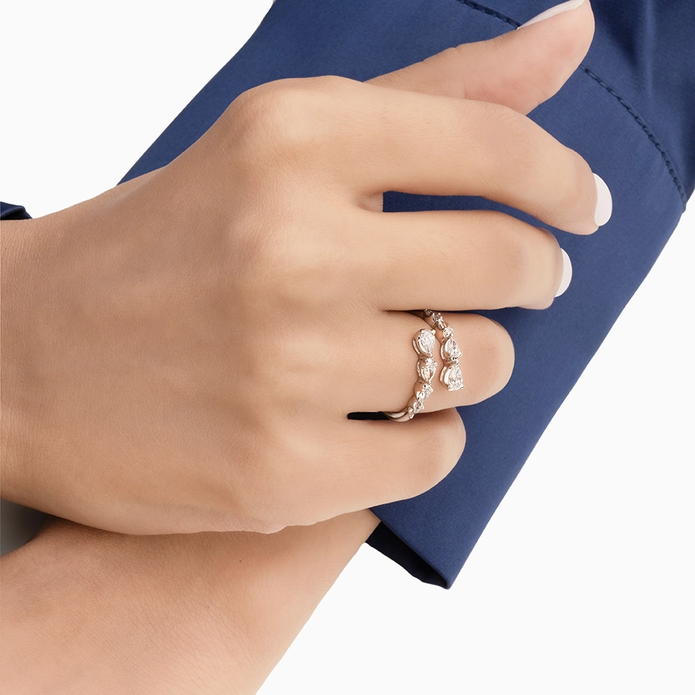1096_Kooheji_Jewellery_Dew_Ring_WG_K003-001-000093-DIA-R-WT-OO-SI-G-H_7.webp kooheji jewellery - مجوهرات الكوهجي